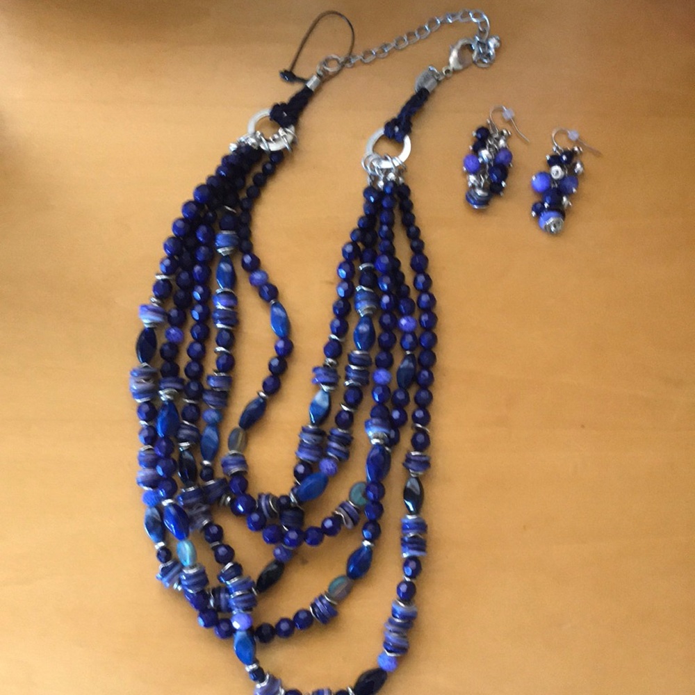 chunky blue beaded necklace and earrings